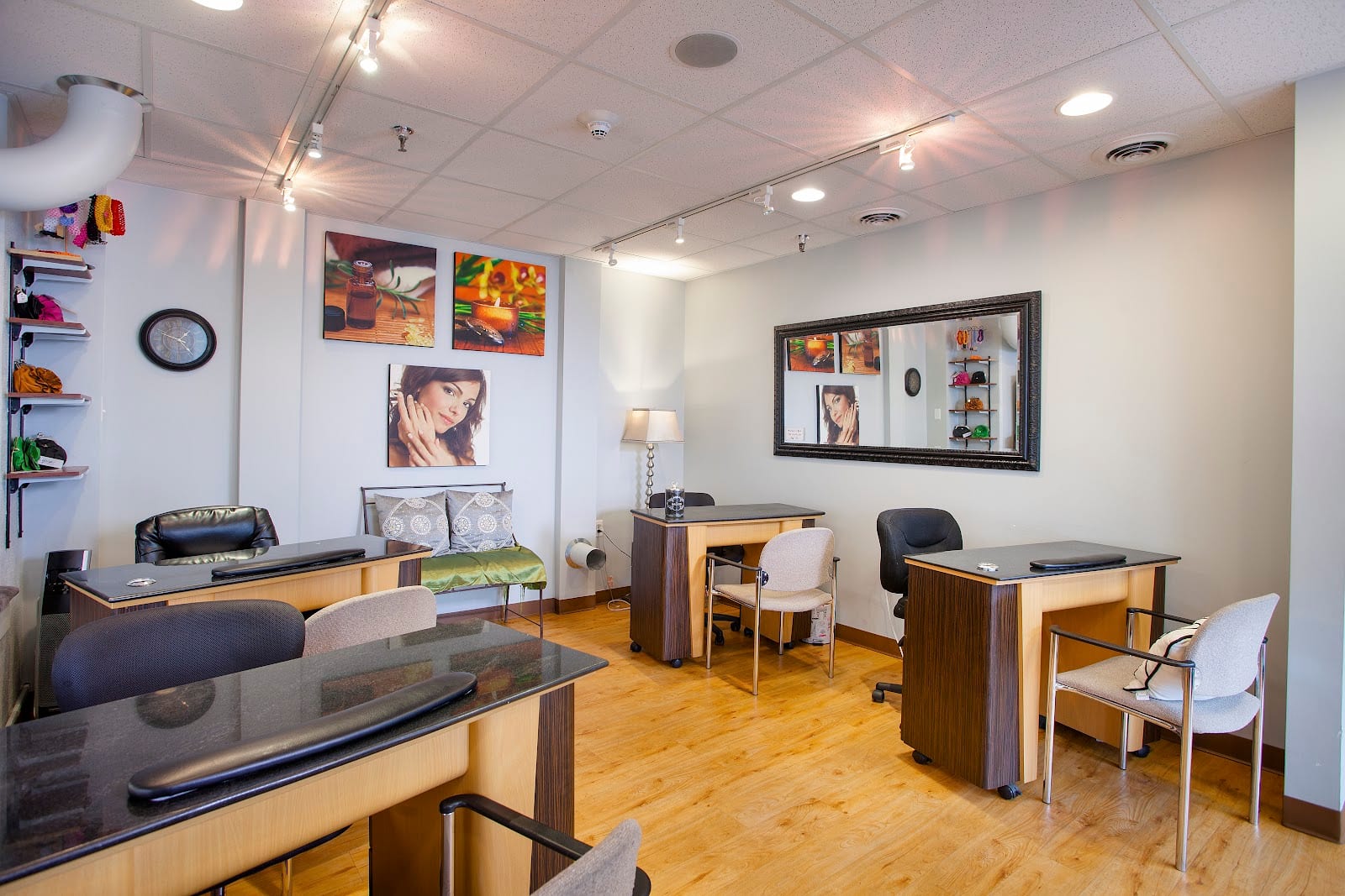 Mid City Salon, photo 3