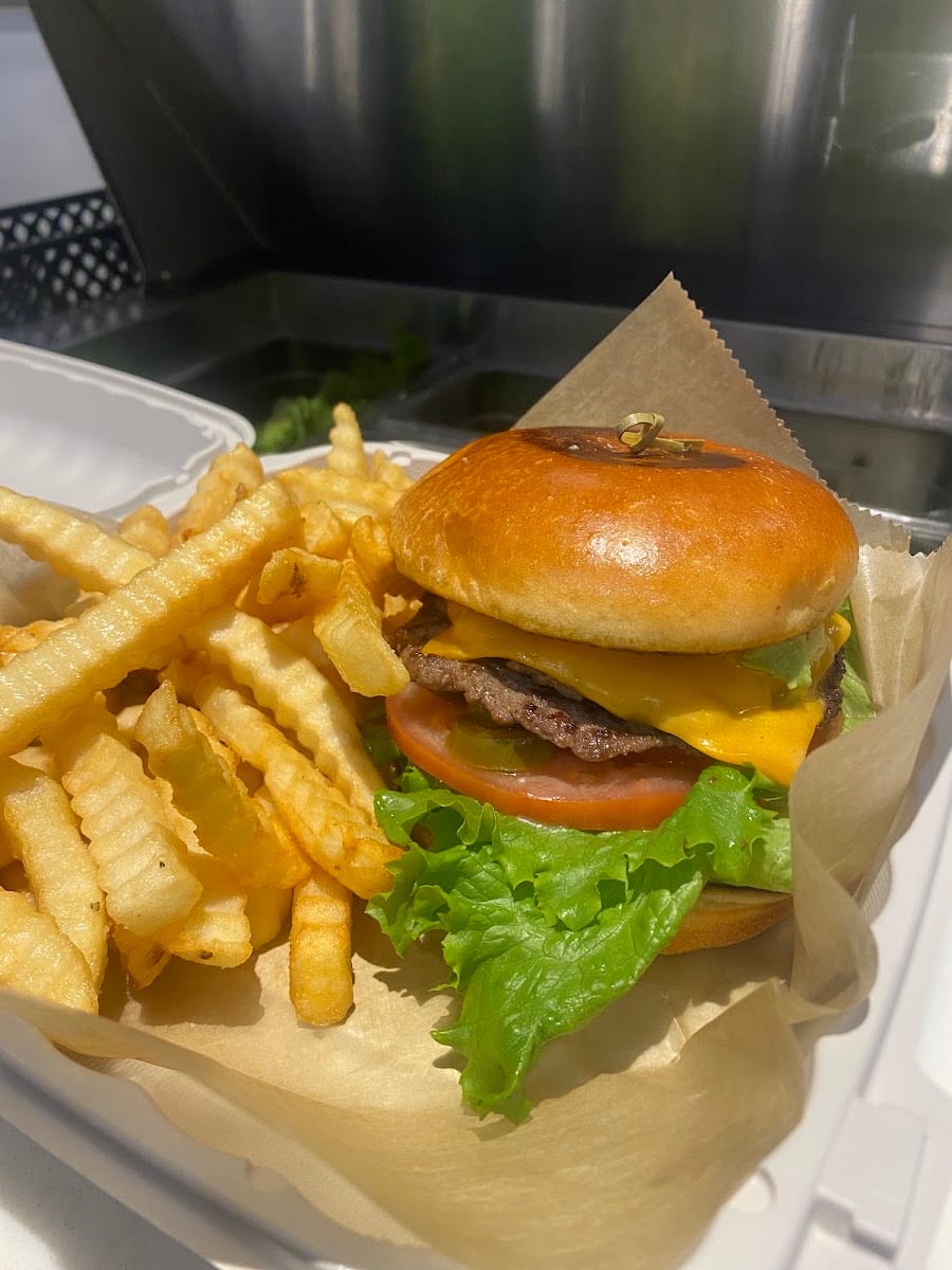 Savor Burgers & More., photo 3