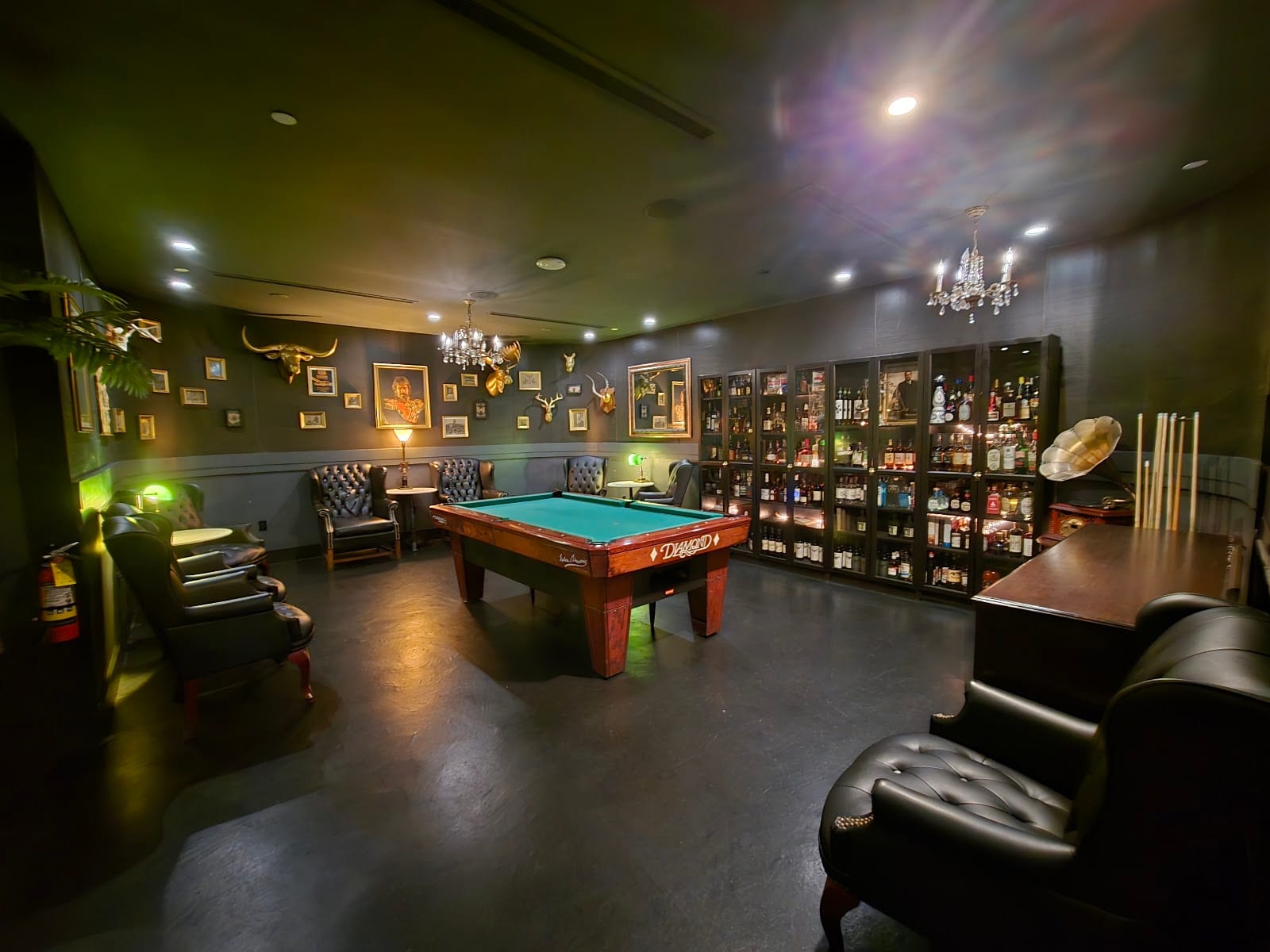 Executive Order Bar & Lounge, photo 4