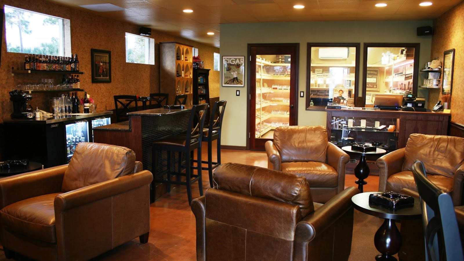 Tobacco Locker Cigar Bar, photo 3