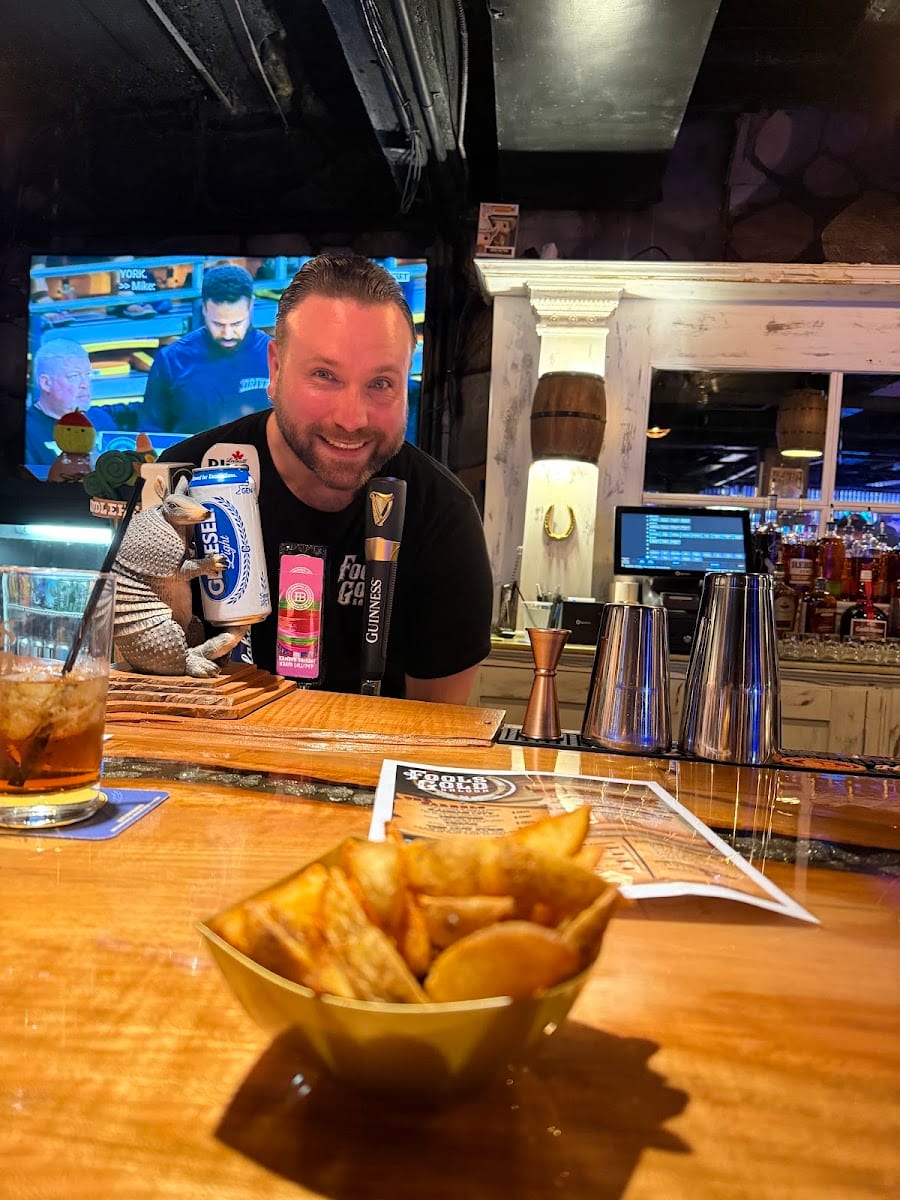 Fool’s Gold Saloon, photo 4