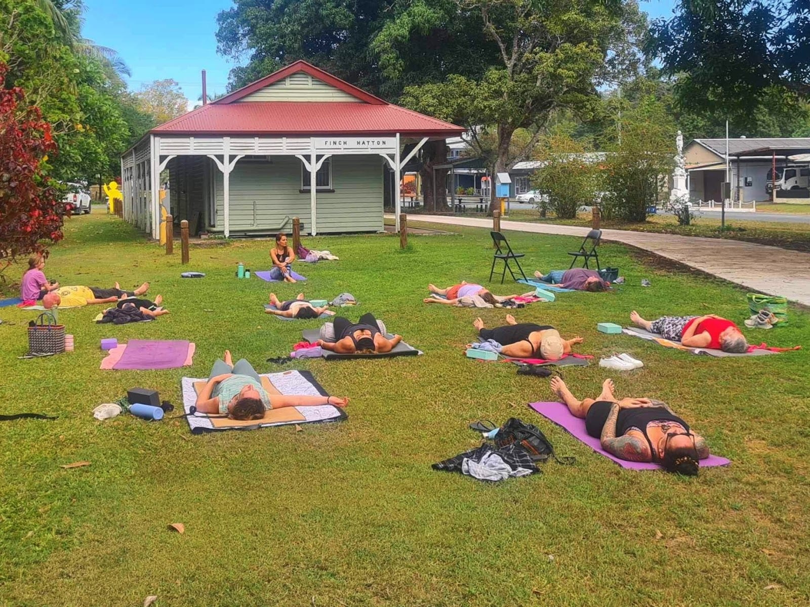Earth Side Yoga, photo 4