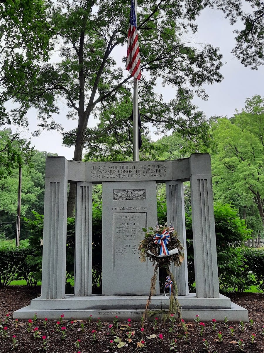 Paramus Veterans Memorial Park, photo 2