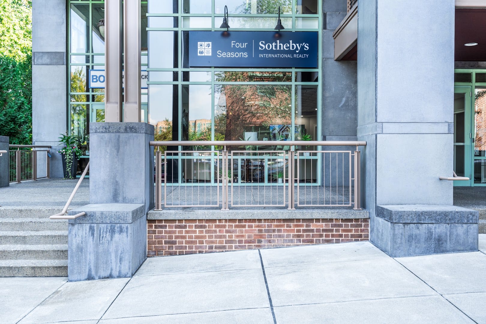 Four Seasons Sotheby's International Realty, photo 4