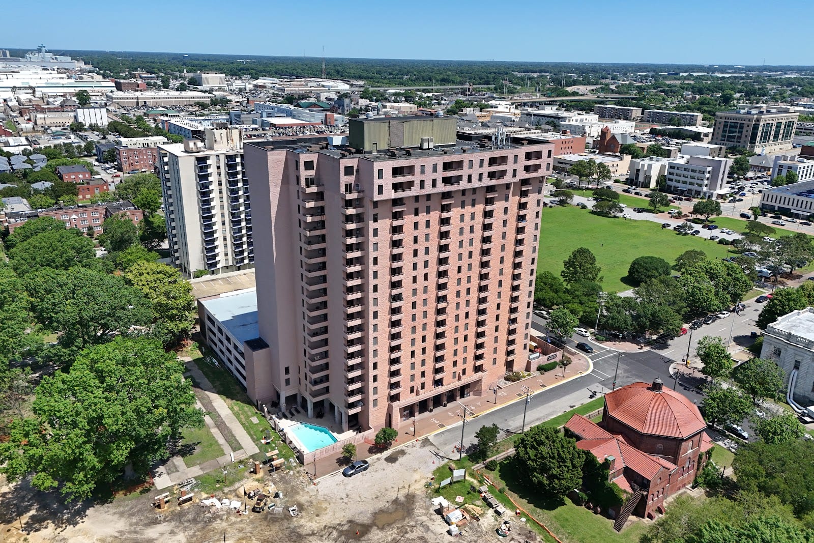 River Park Tower Apartment Homes, photo 2