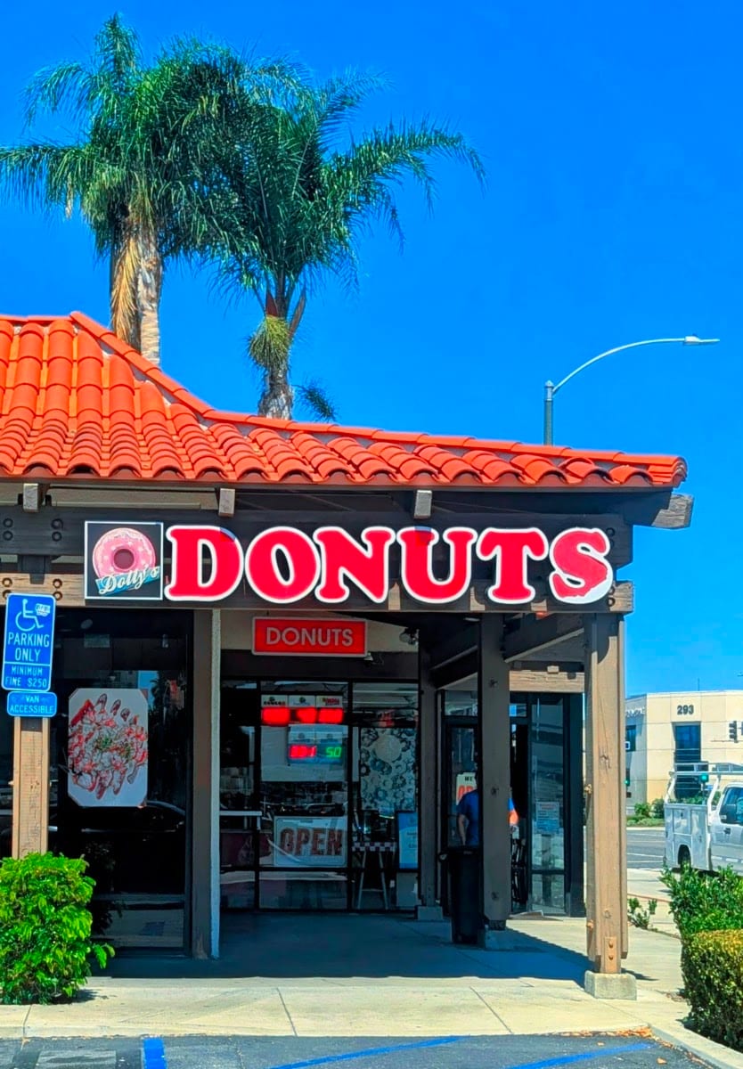 Dolly's Donuts & Cookies Too