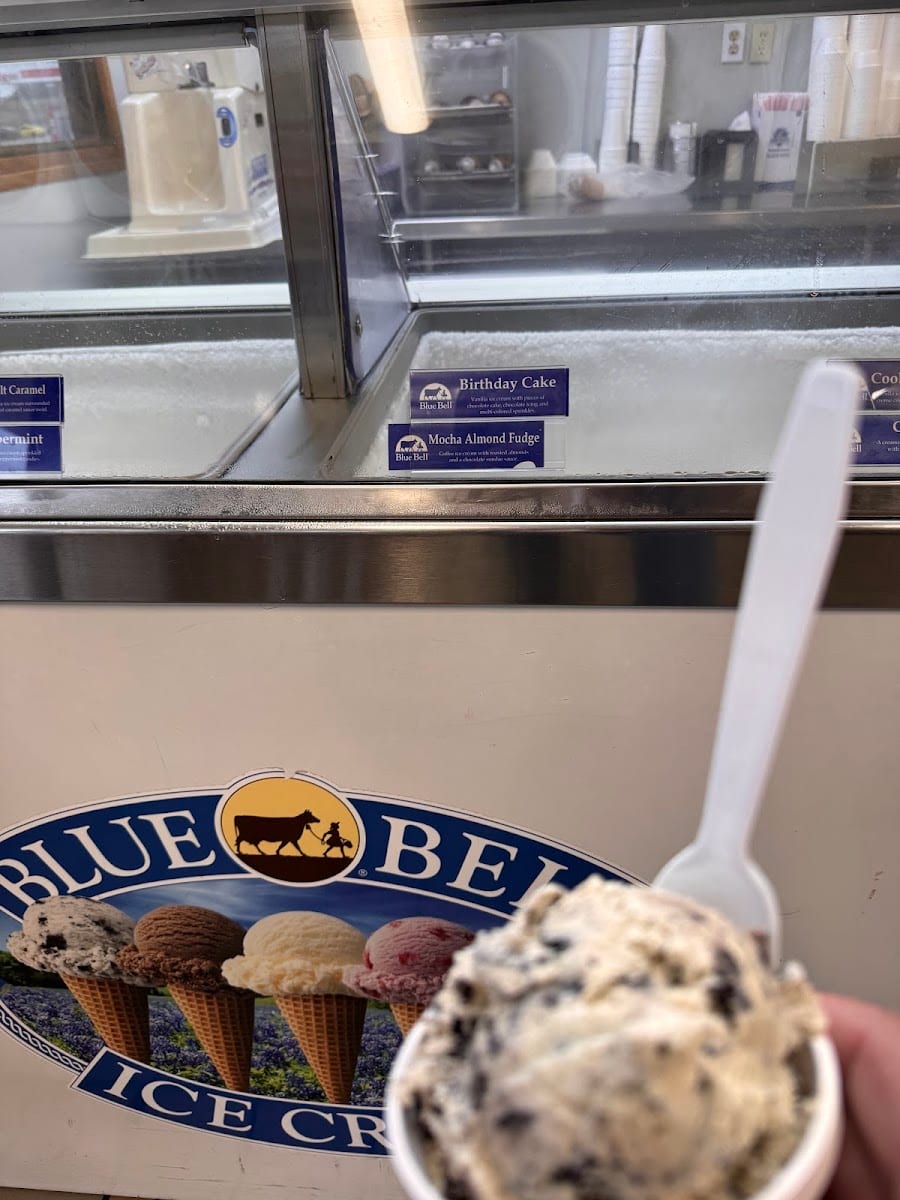Scoops Ice Cream Shoppe, photo 3