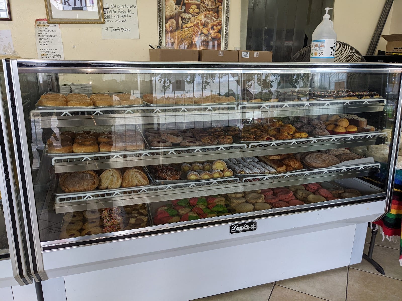 El Triunfo Bakery, photo 2
