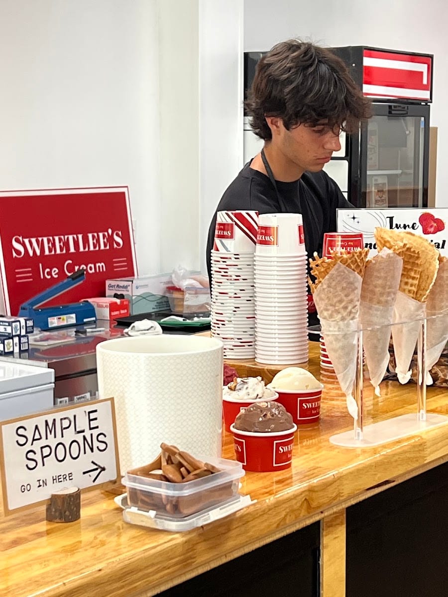 Sweetlee's Ice Cream - West Side Scoop Shop