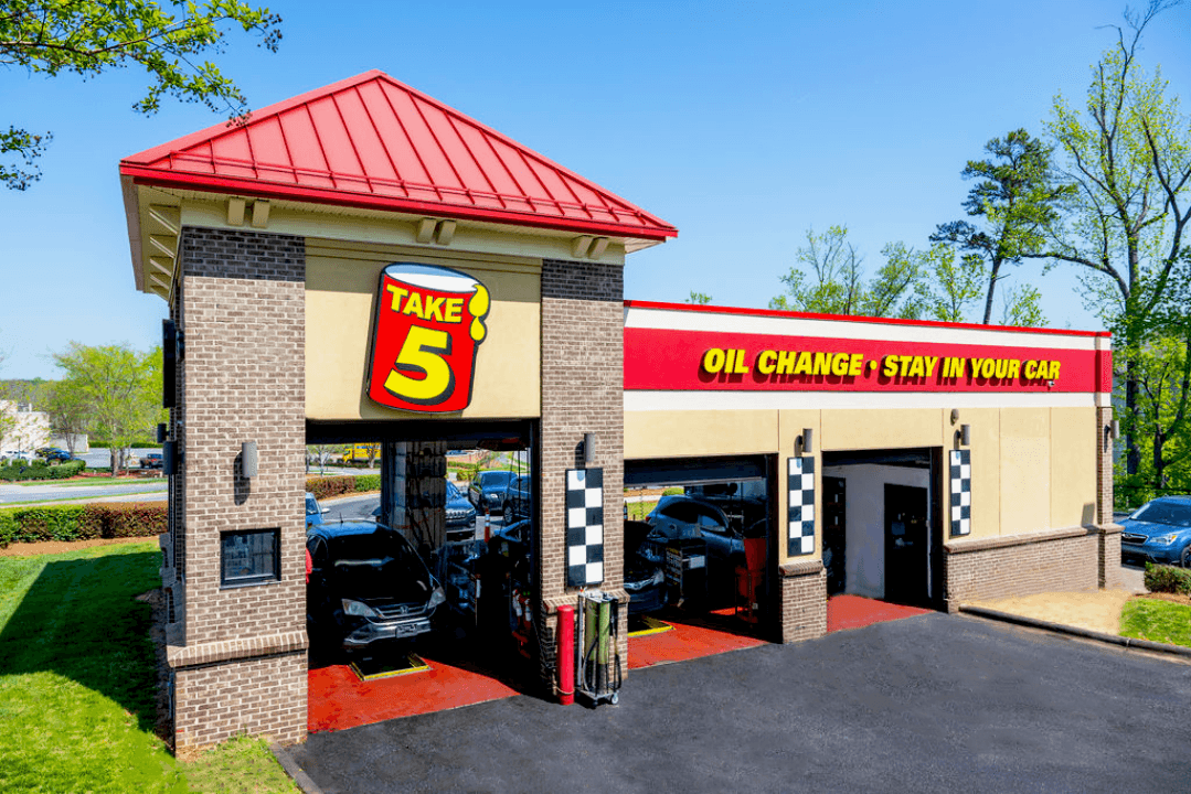 Take 5 Oil Change, photo 2