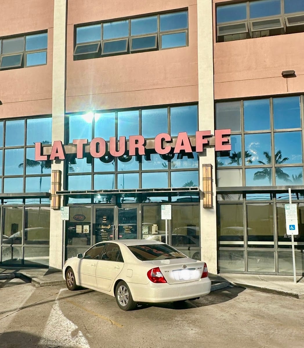 La Tour Cafe Iwilei