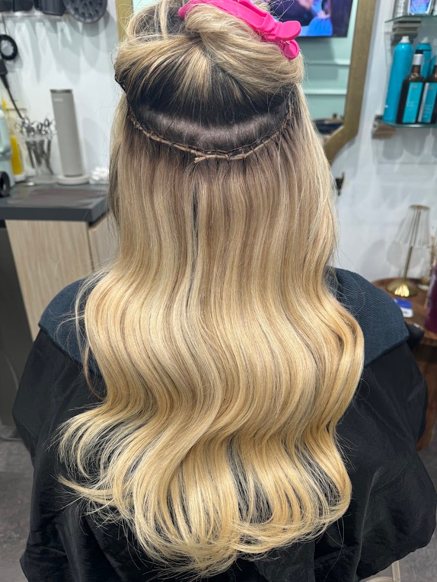 Kelly Salinas Hair Salon