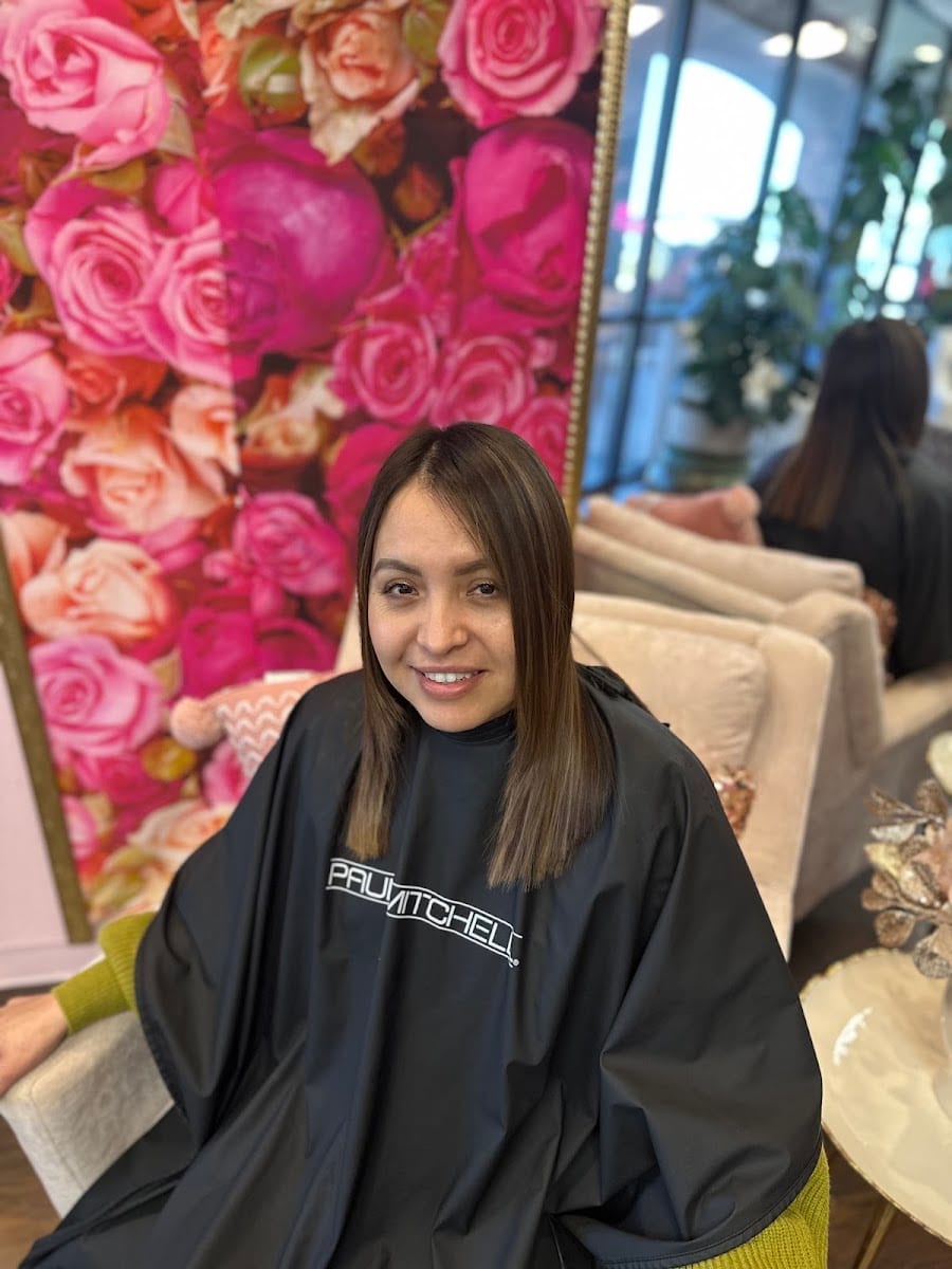 Rossy's Beauty Lounge
