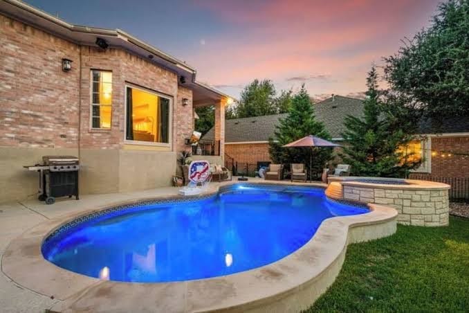 Luxury 5BR on Golf Course: Pool, Hot Tub, EV Charger