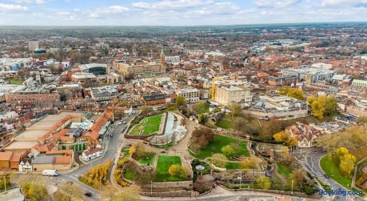 Castle View Norwich Serviced Accommodation (Ginger and Gold Ltd)