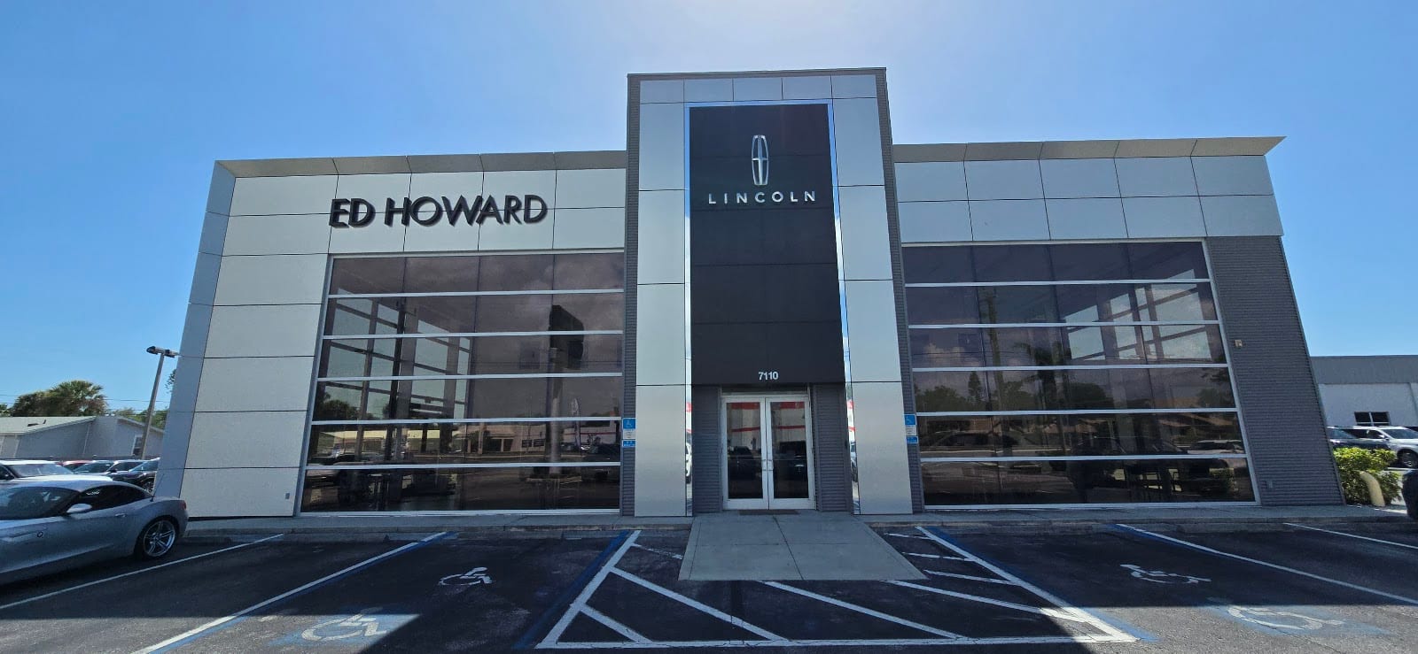 Ed Howard Lincoln Service, photo 3
