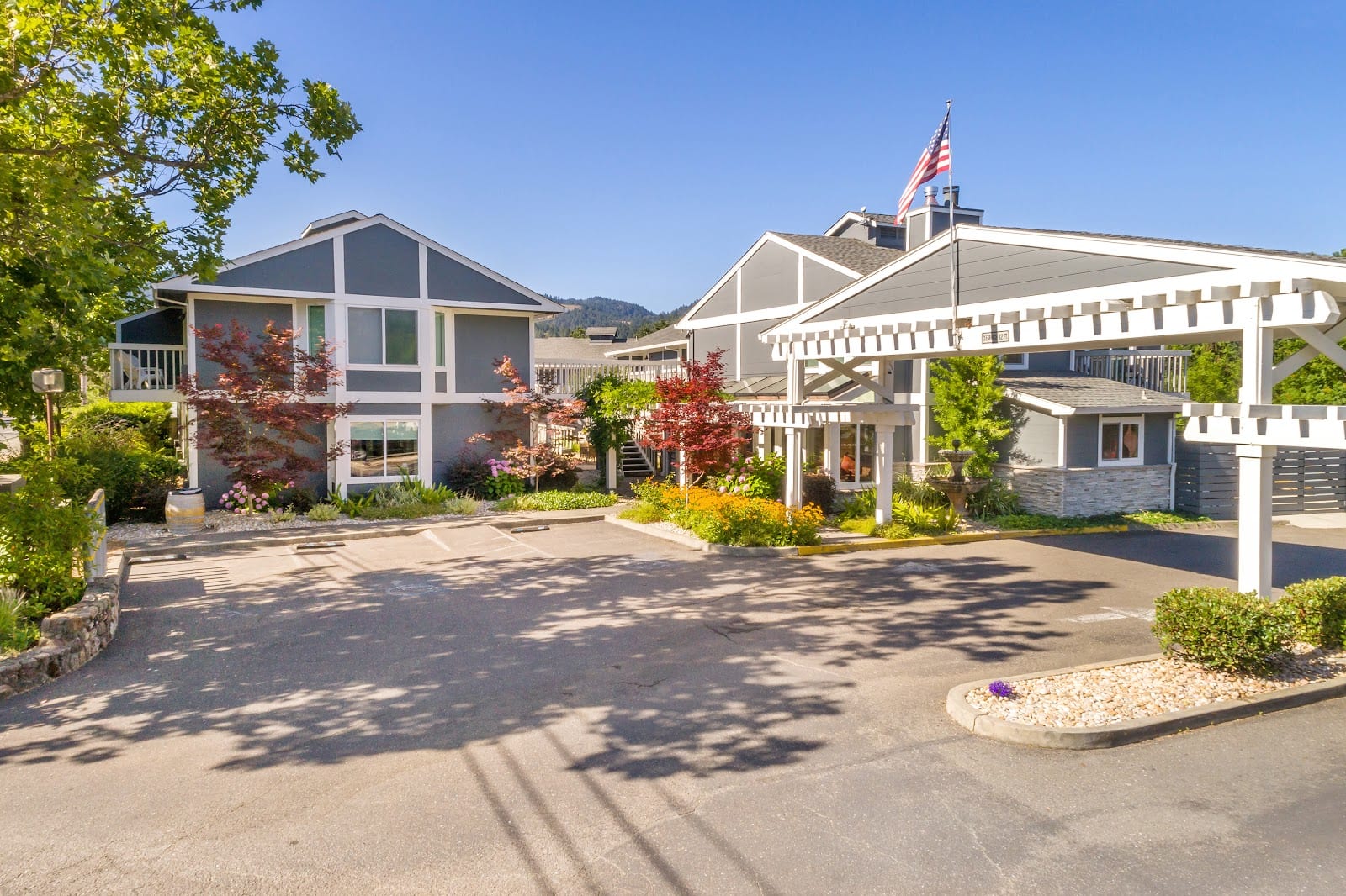 Cottage Grove Inn, photo 2