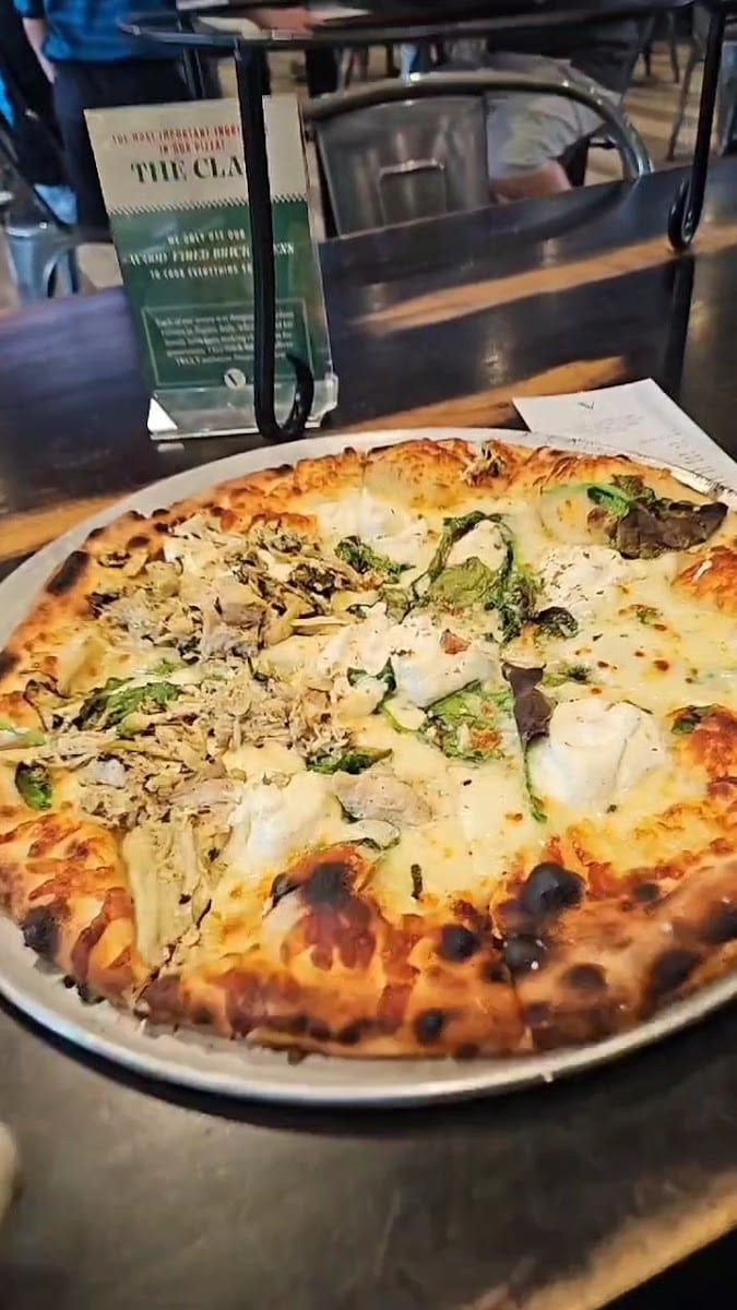 V Pizza + Tap Garden, photo 3