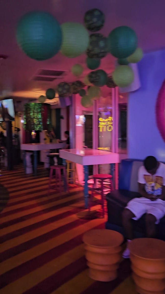 Wonder Bar, photo 3