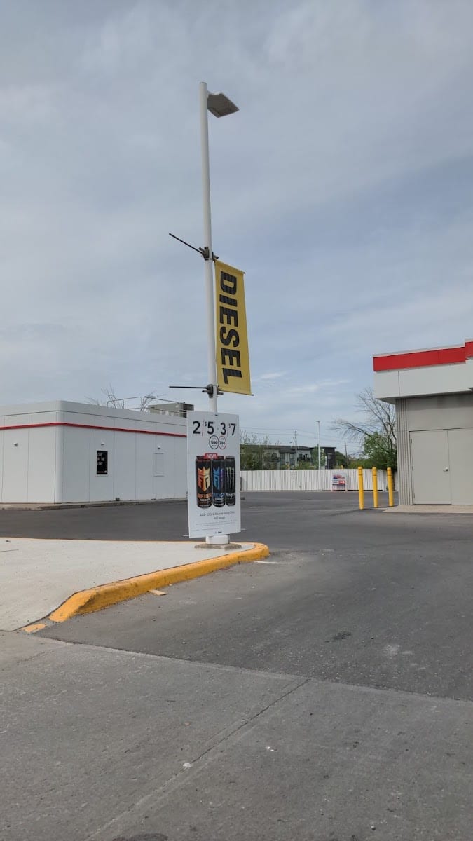 Petro-Canada & Car Wash, photo 4