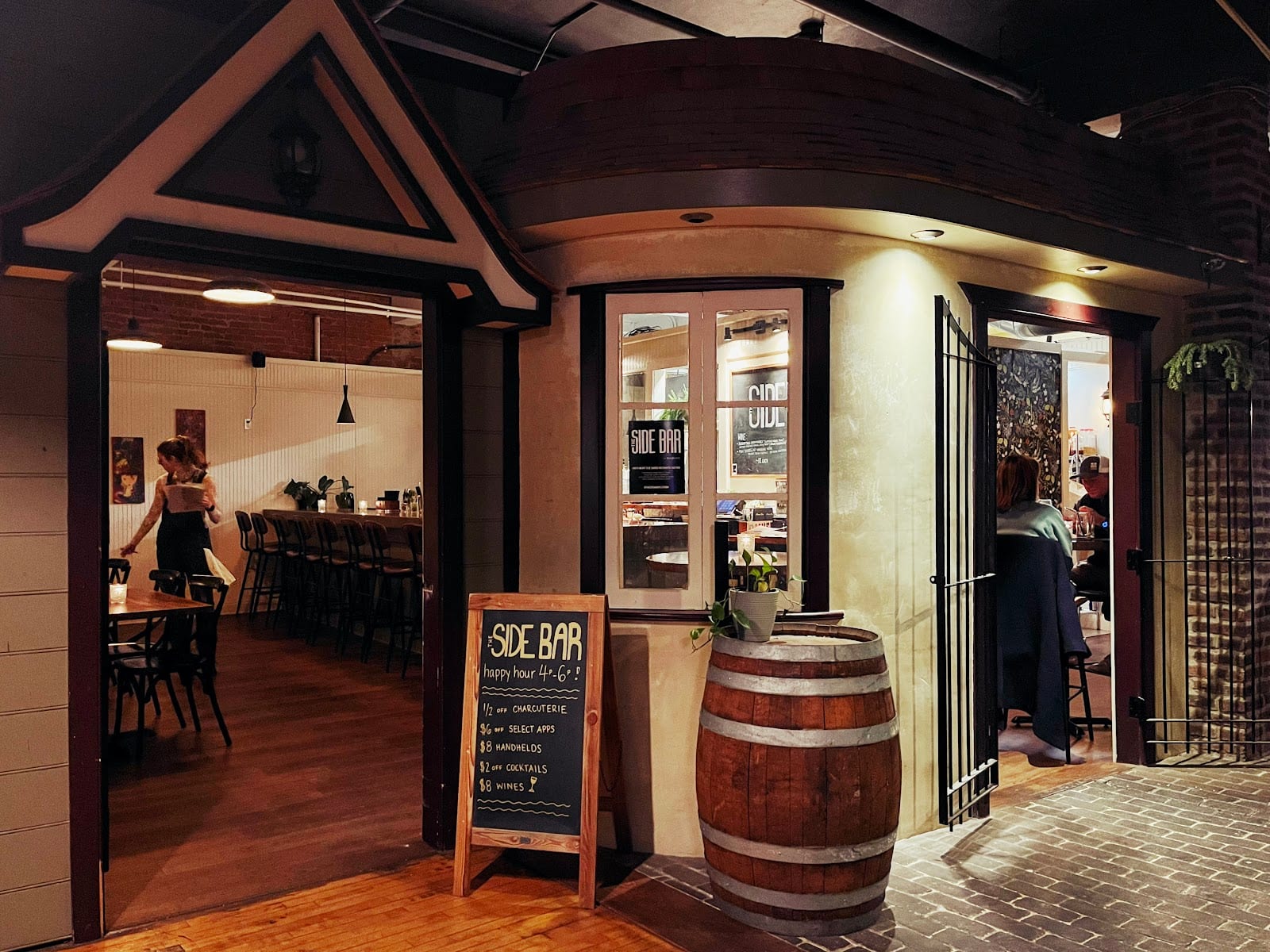 The Side Bar in the Marketplace