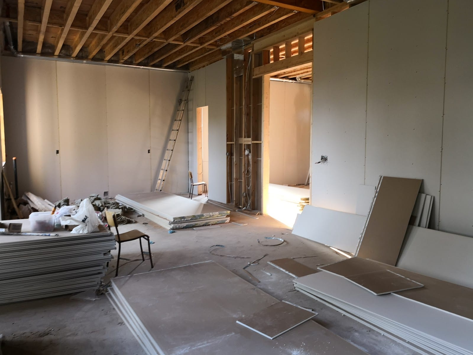 MongoBuild Construction and Flooring