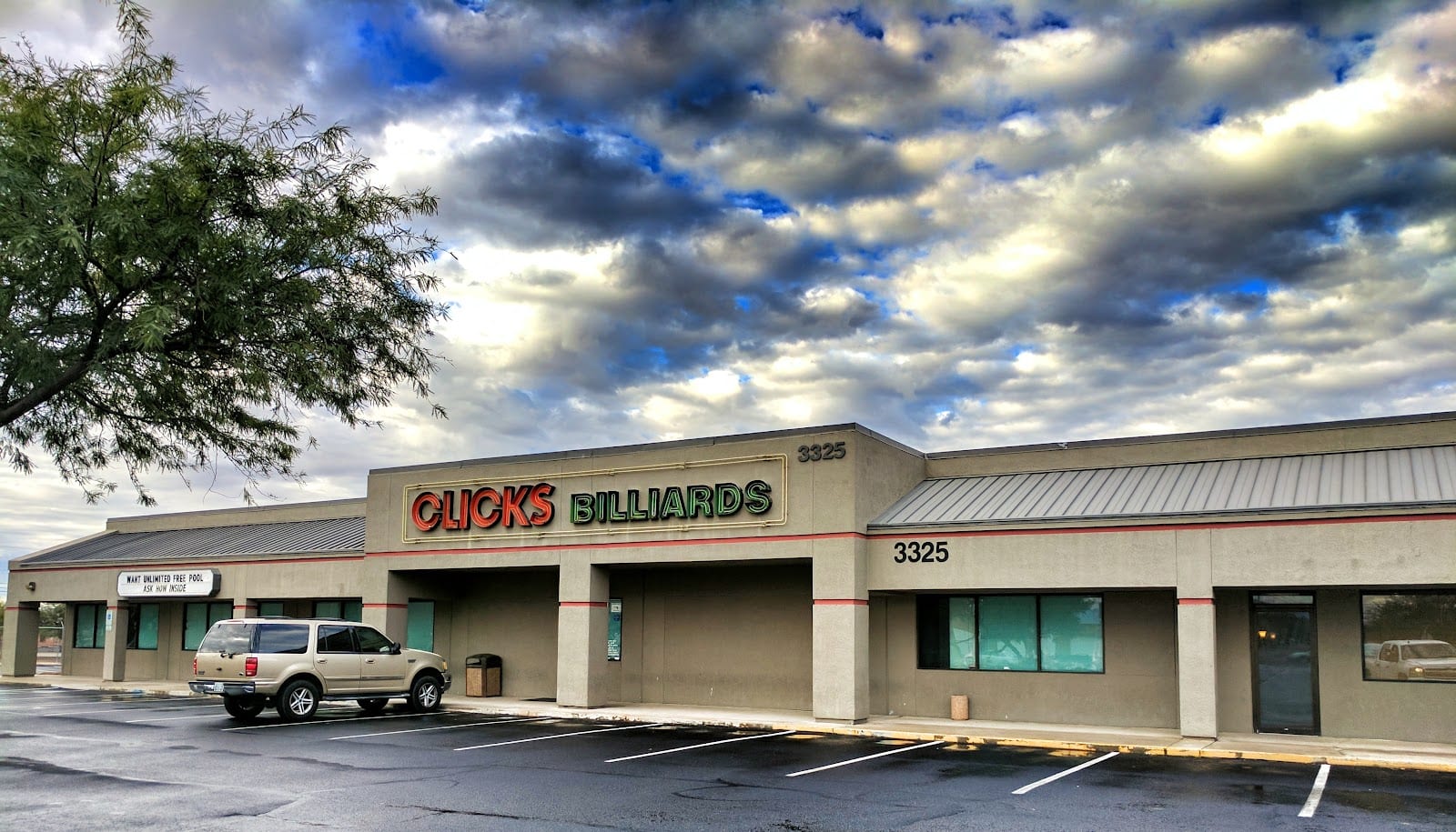 Clicks Billiards, photo 2