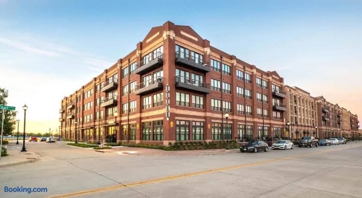 Central Frisco Vibes 1 BR Apart With POOL & GYM, photo 2