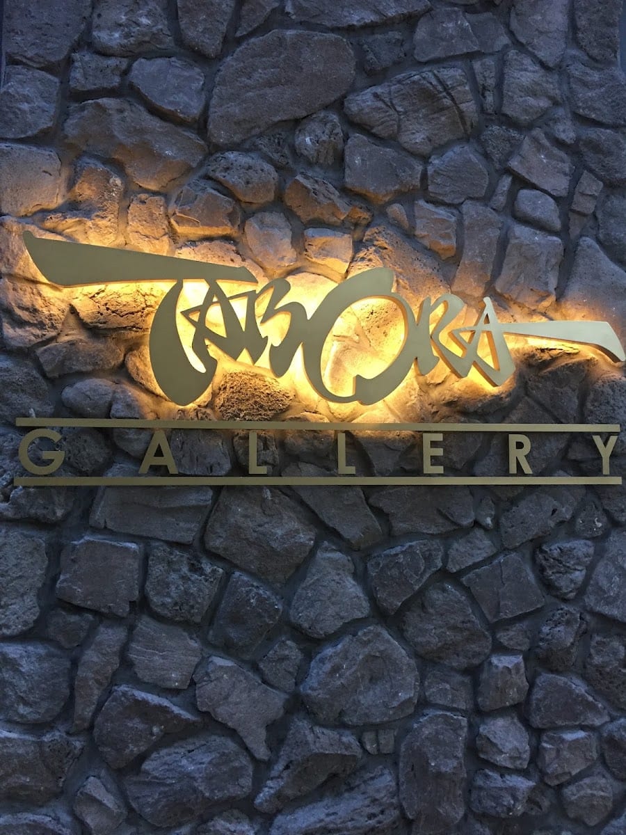 Tabora Gallery Waikiki
