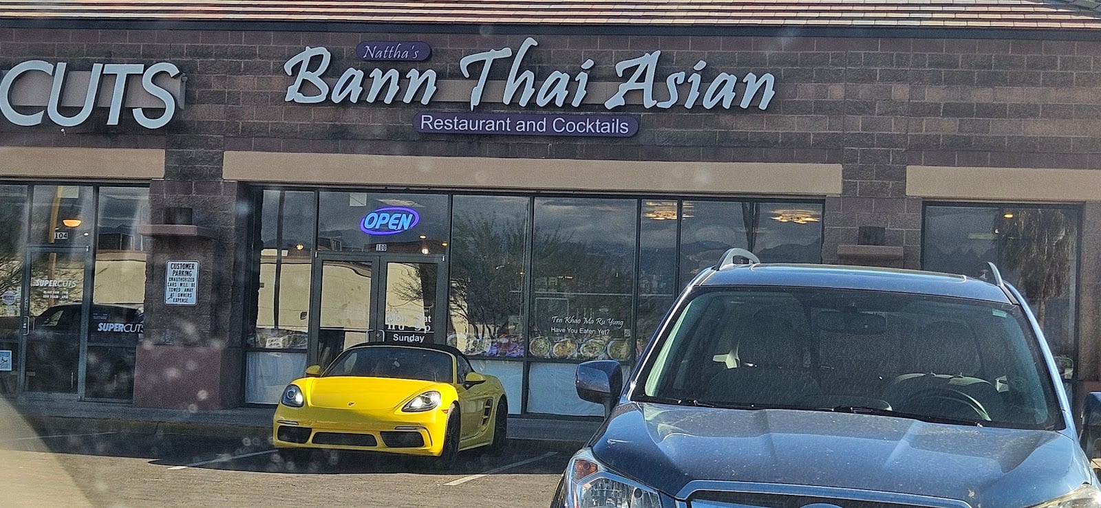 Nattha's Bann Thai Asian
