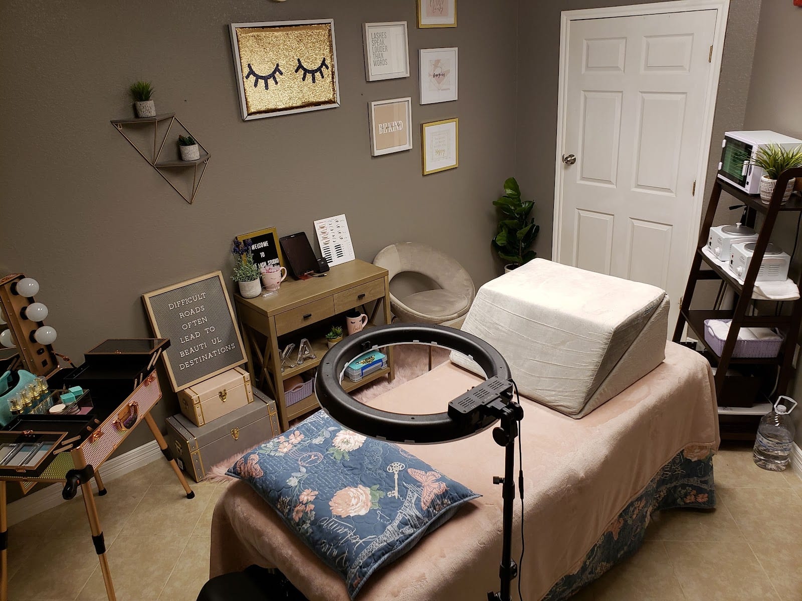 Kat Lash and Brow Studio