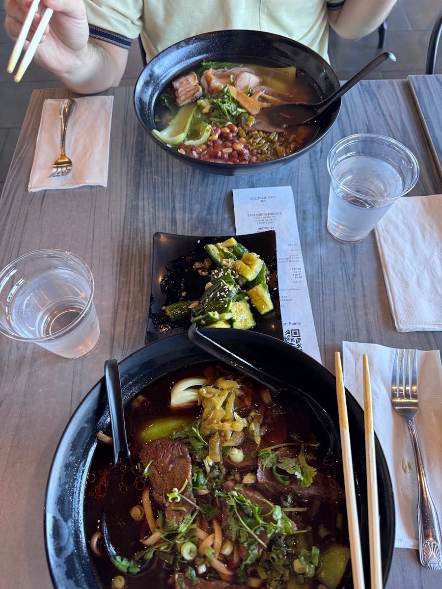 Noodleholics, photo 3