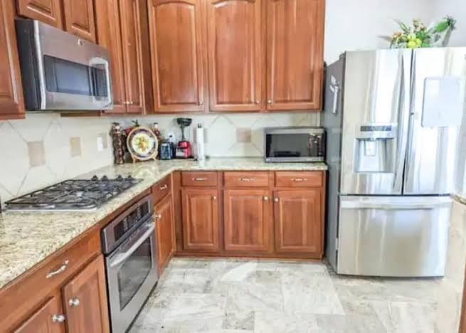 Scenic Spacious Patio Pond View, Pool Table, Gym, Spa Whirlpool Tub 5 Bed Room