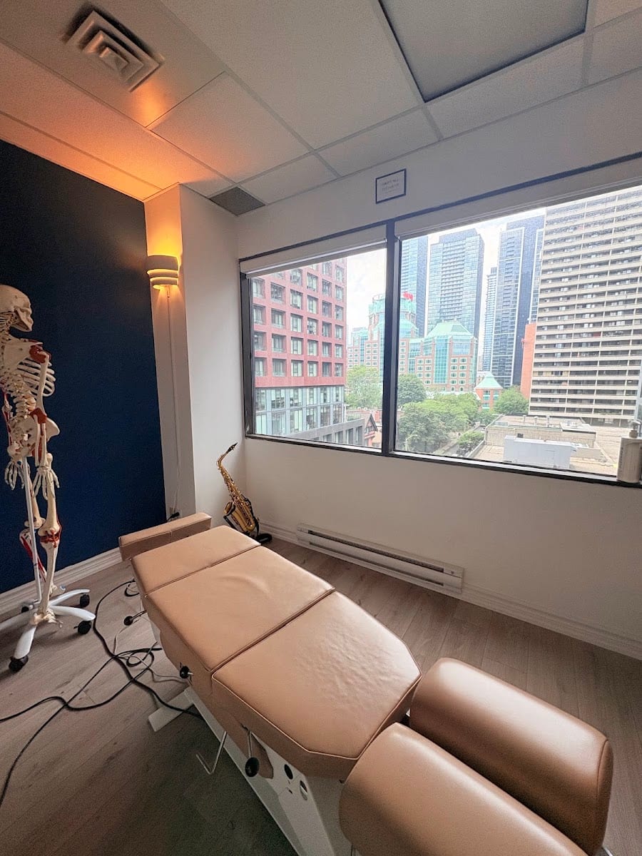 Dr. Arash Saleki, DC, Toronto-Chiropractor, photo 3