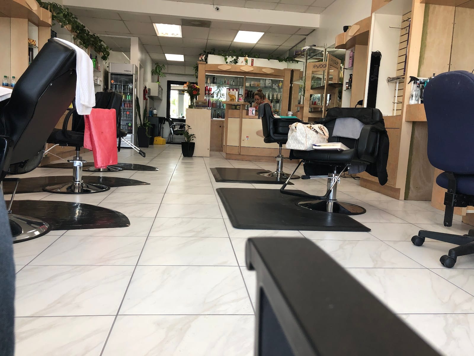 Sandra's beauty salon, photo 2