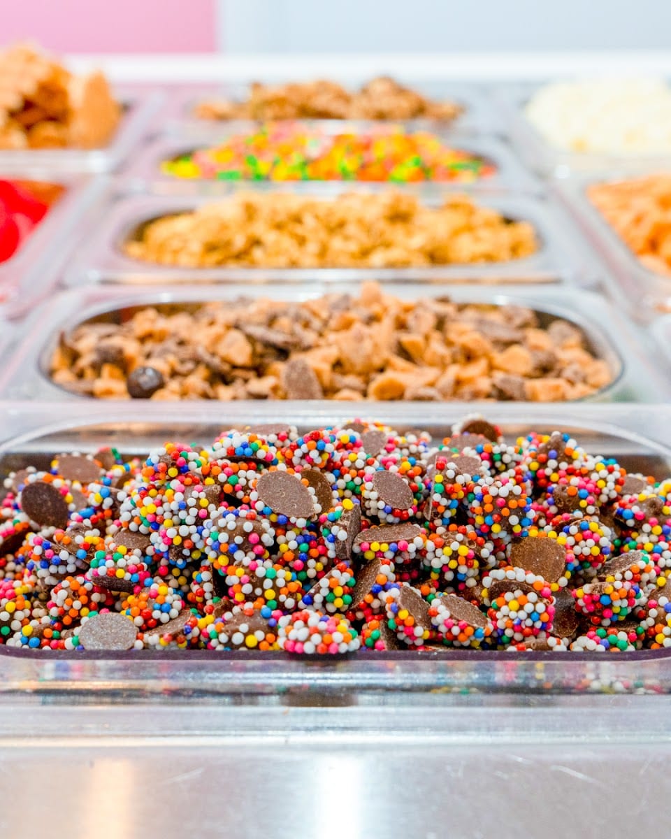SweetFrog Premium Frozen Yogurt, photo 4