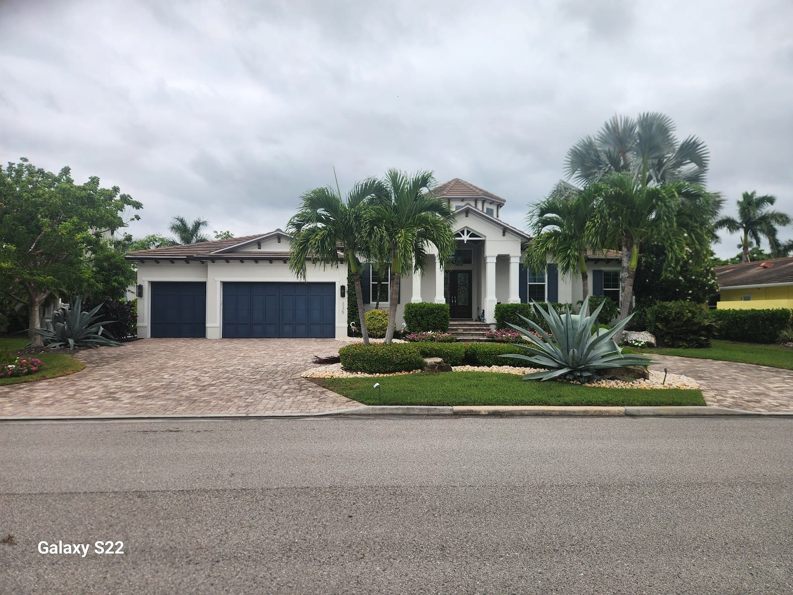 The Leventhal Team Coldwell Banker Global Luxury Realty, photo 4