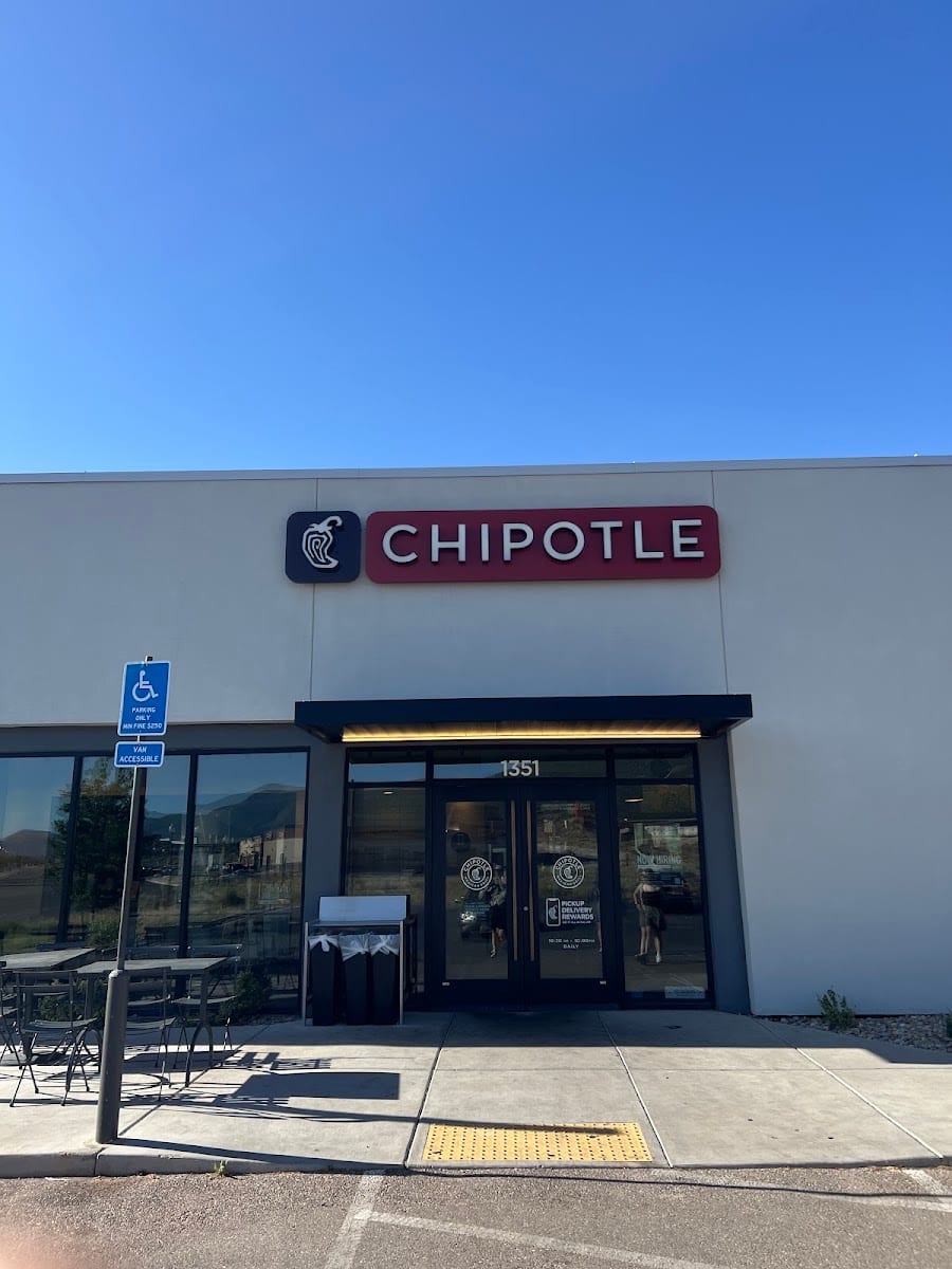 Chipotle Mexican Grill, photo 2