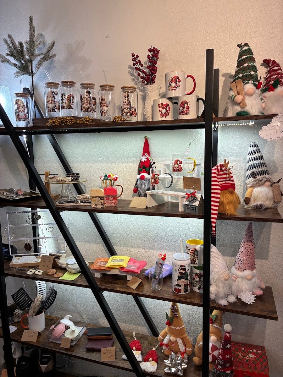 Deina's Salon, photo 3