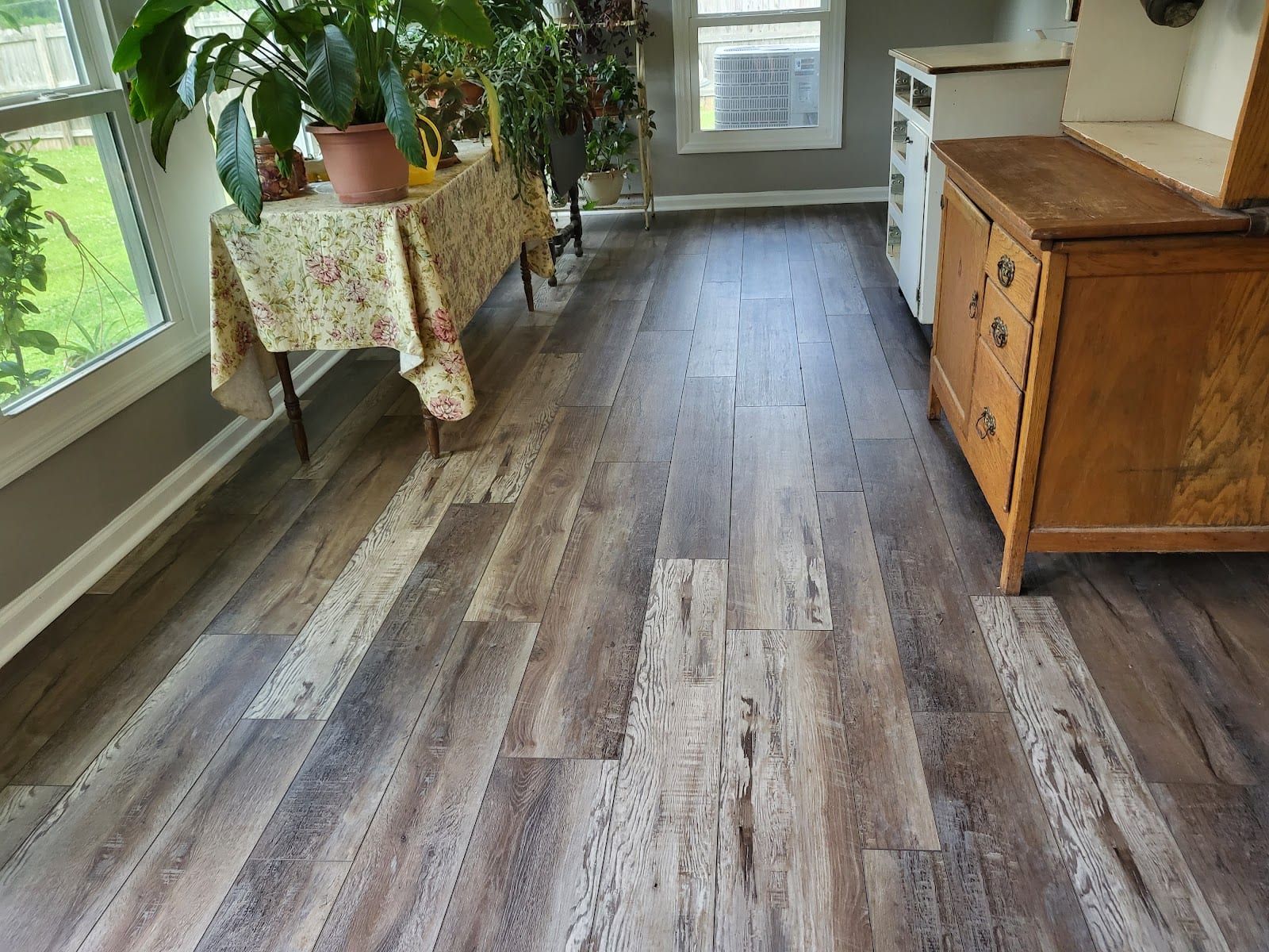 Floor & Decor