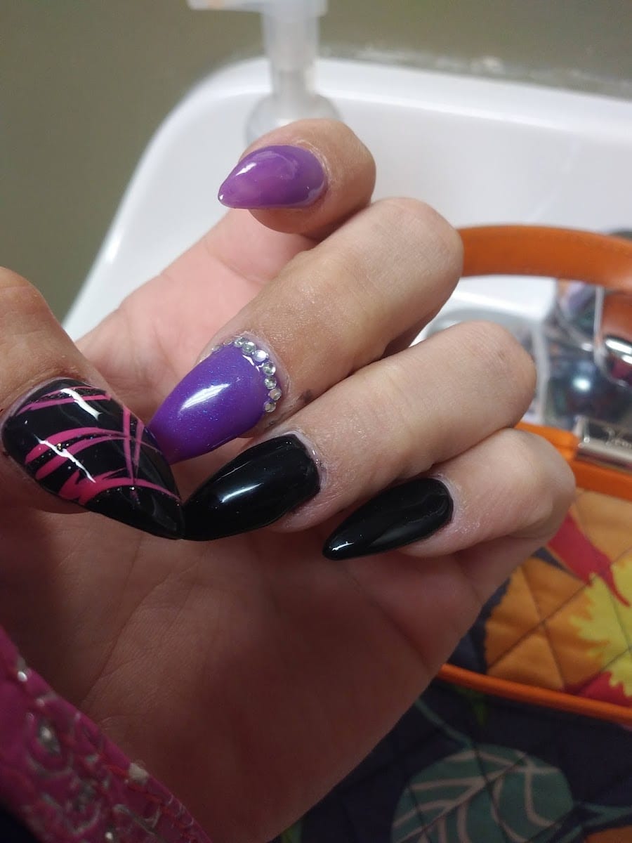 D.T. Nails