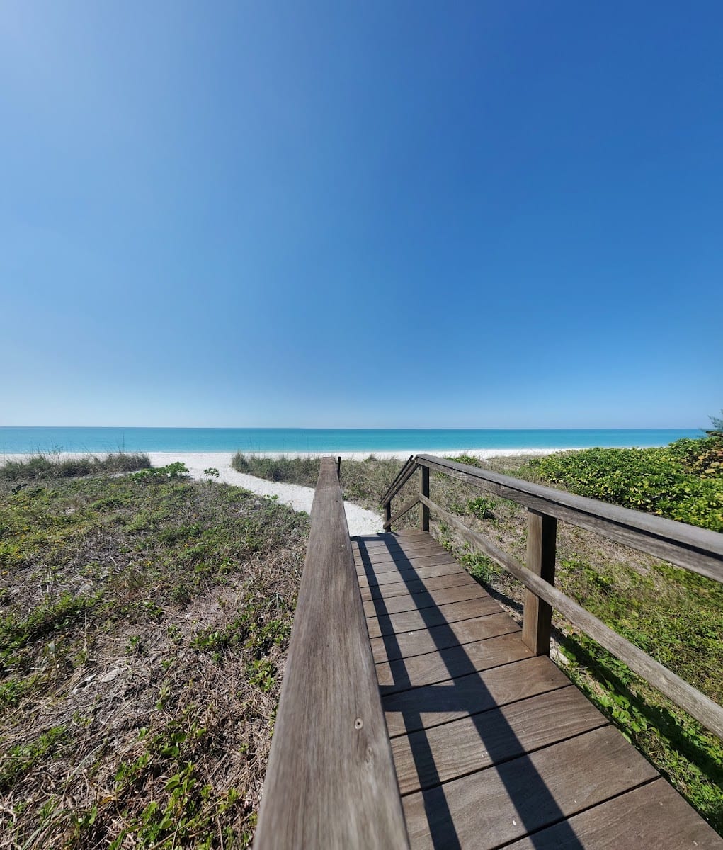 EMERALD Realty Brokerage, photo 3