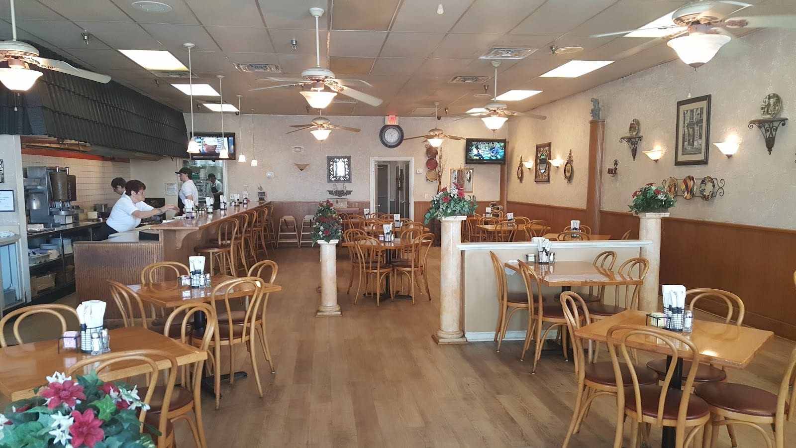 Gyro Cafe | Mediterranean • Greek, photo 2