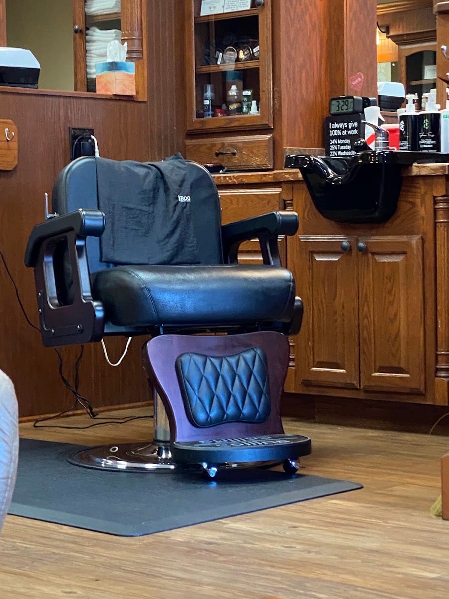 Roosters Men's Grooming Center, photo 4