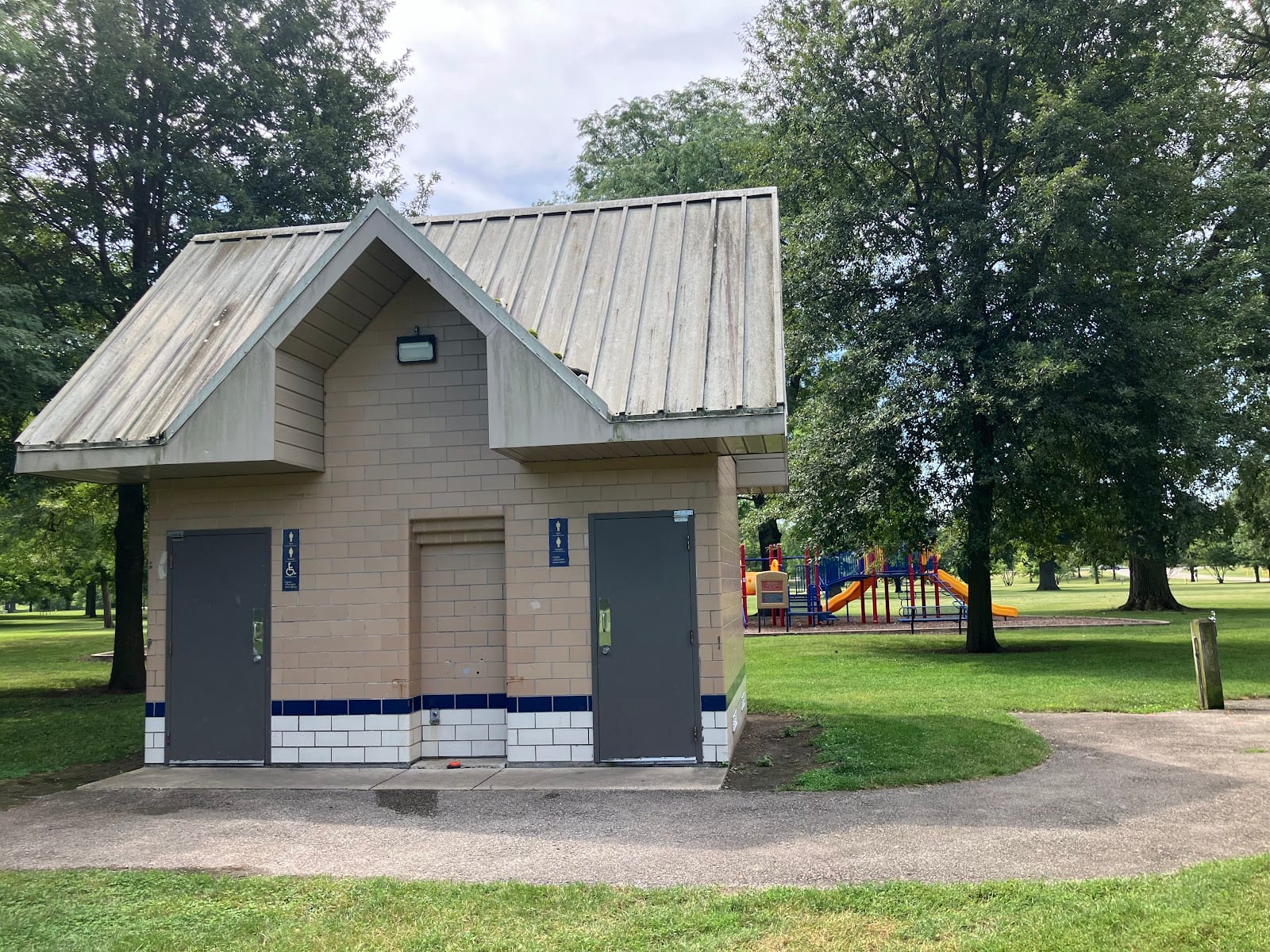 Swinney Park Playground