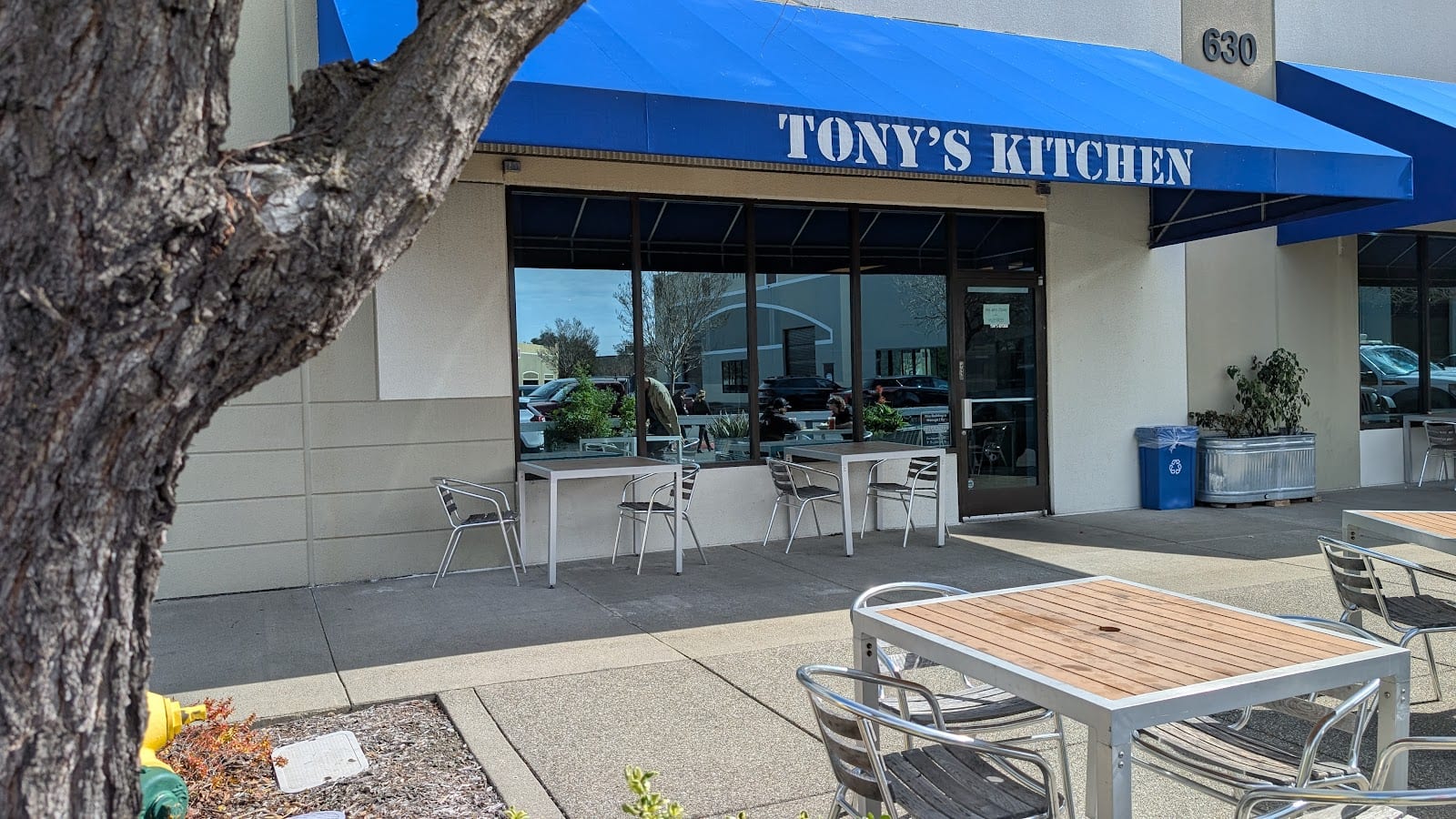 TONY'S KITCHEN