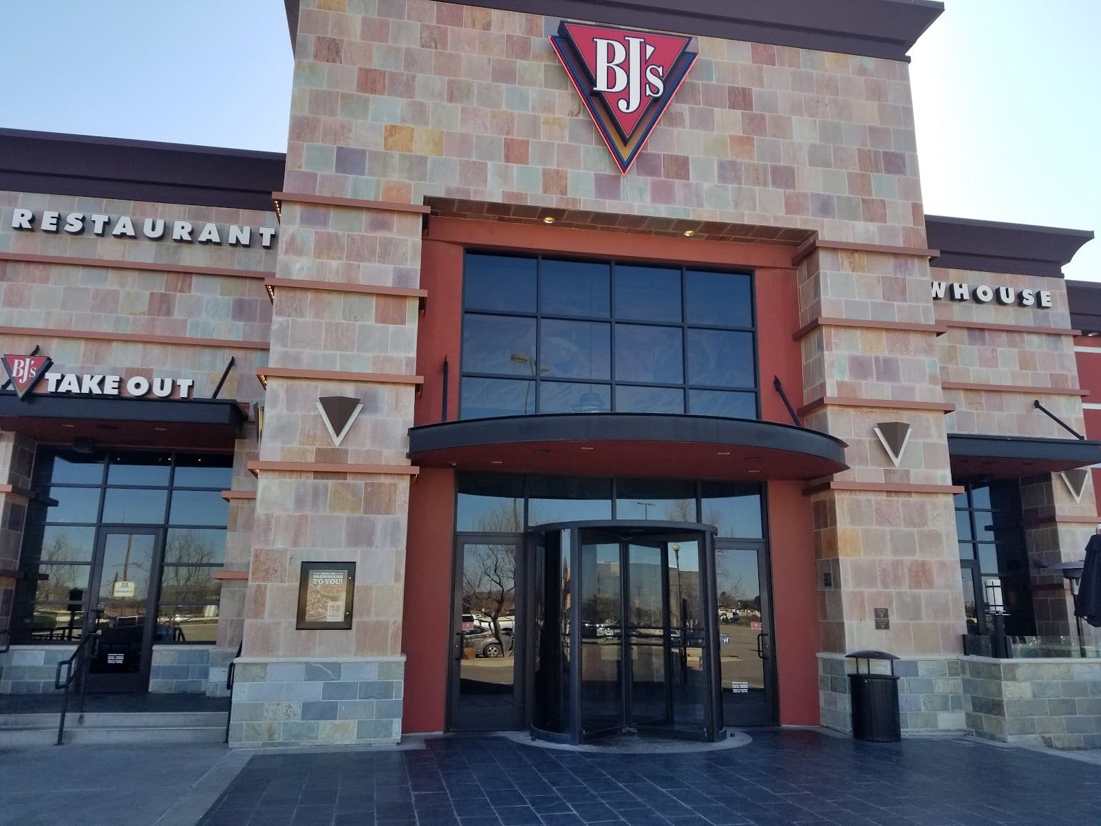 BJ's Restaurant & Brewhouse, photo 2