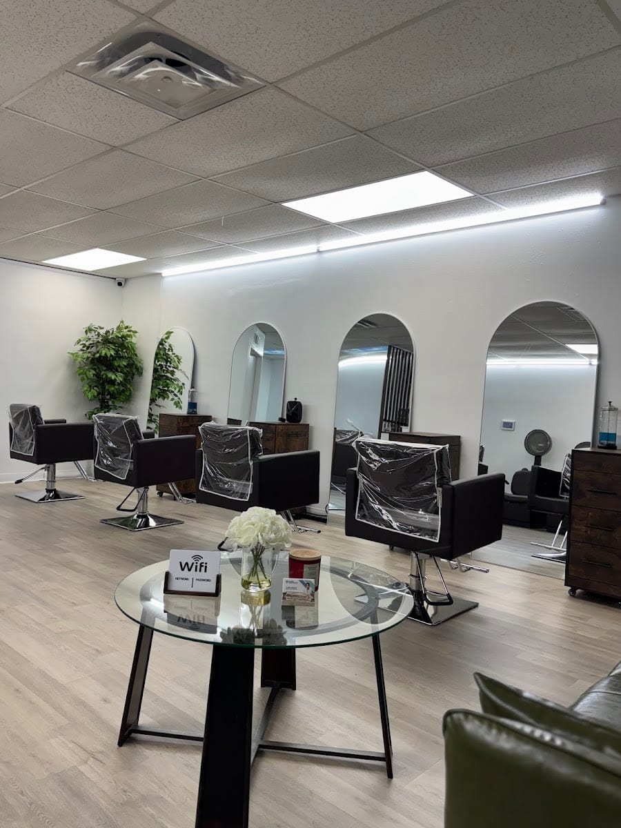 Kiana’s Dominican Hair Studio