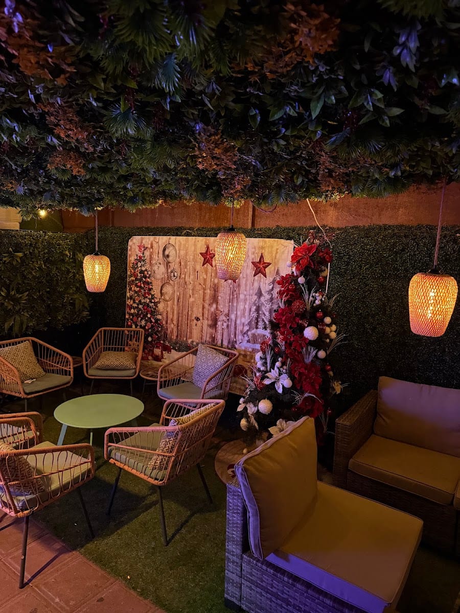 Ovia Bar and Lounge