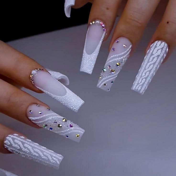 LUXE NAILS & BEAUTY